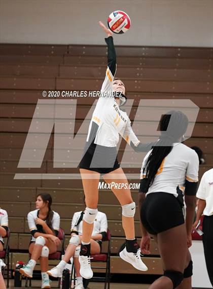 Thumbnail 1 in Klein Oak vs New Caney photogallery.