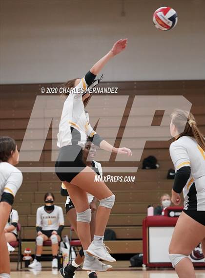 Thumbnail 2 in Klein Oak vs New Caney photogallery.