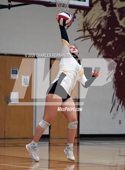 Thumbnail 1 in Klein Oak vs New Caney photogallery.