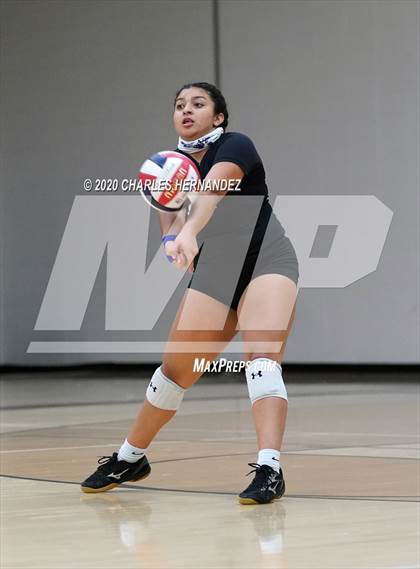 Thumbnail 2 in Klein Oak vs New Caney photogallery.