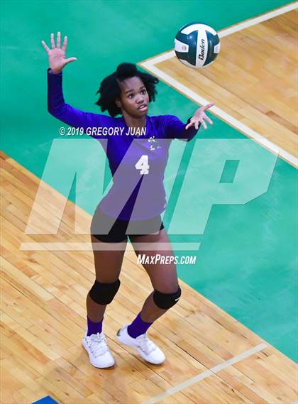 Thumbnail 1 in Mandeville vs Warren Easton (Newman Tournament) photogallery.