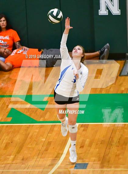 Thumbnail 1 in Mandeville vs Warren Easton (Newman Tournament) photogallery.