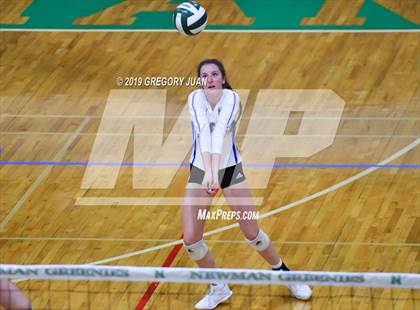 Thumbnail 3 in Mandeville vs Warren Easton (Newman Tournament) photogallery.