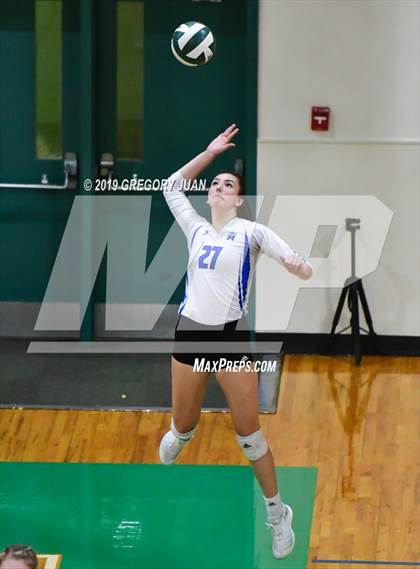 Thumbnail 2 in Mandeville vs Warren Easton (Newman Tournament) photogallery.