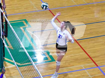 Thumbnail 3 in Mandeville vs Warren Easton (Newman Tournament) photogallery.