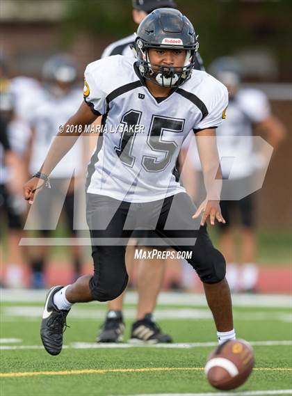 Thumbnail 2 in Klein Oak @ Langham Creek (sophomore) photogallery.