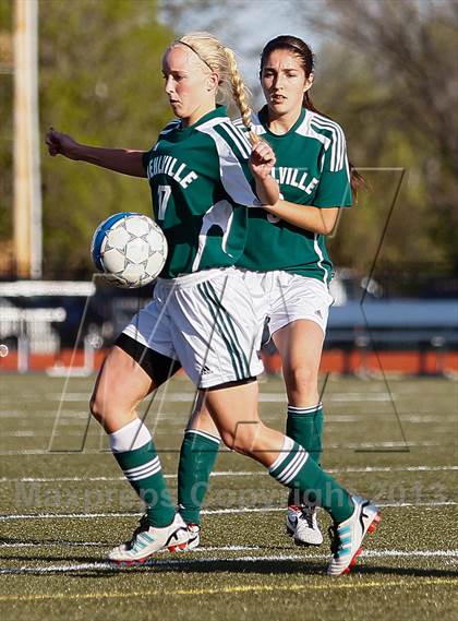 Thumbnail 2 in Mehlville vs Bishop DuBourg (Lutheran South Tournament) photogallery.