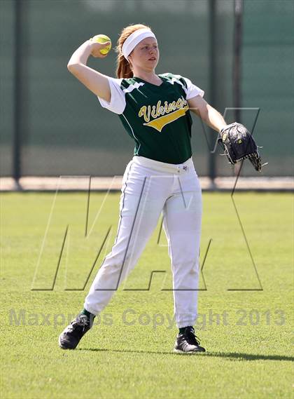 Thumbnail 3 in Mira Monte vs West (Mira Monte Invitational) photogallery.