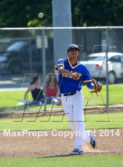 Thumbnail 1 in Grant vs Buchanan (Boras Classic - North Bracket) photogallery.