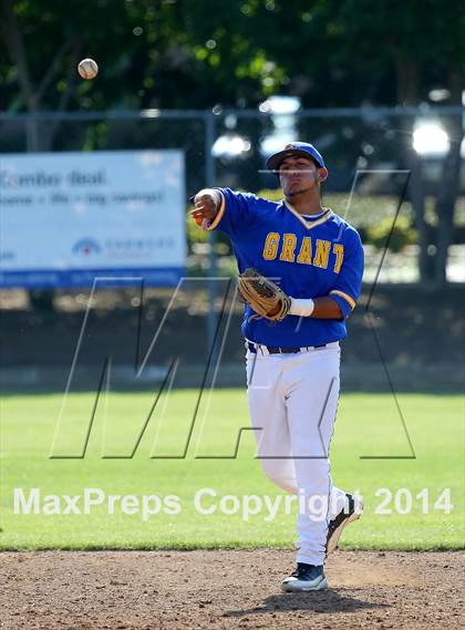 Thumbnail 3 in Grant vs Buchanan (Boras Classic - North Bracket) photogallery.
