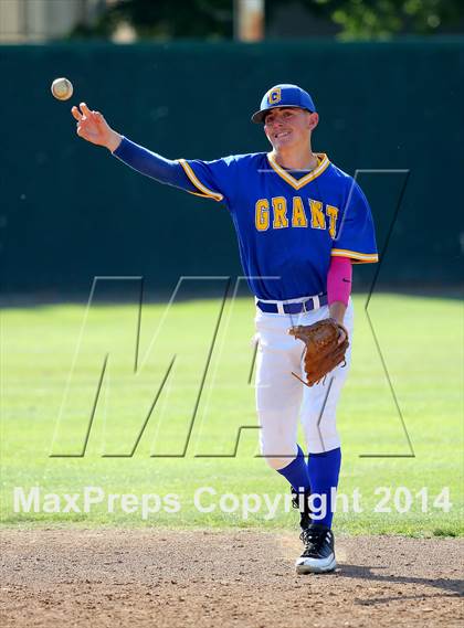 Thumbnail 1 in Grant vs Buchanan (Boras Classic - North Bracket) photogallery.