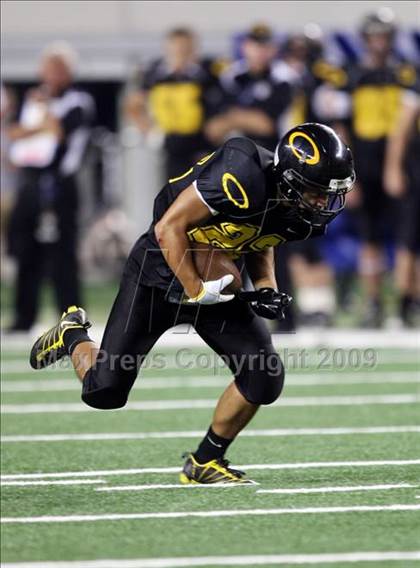 Thumbnail 2 in Klein Oak vs. Notre Dame (Kirk Herbstreit Varsity Football Series) photogallery.
