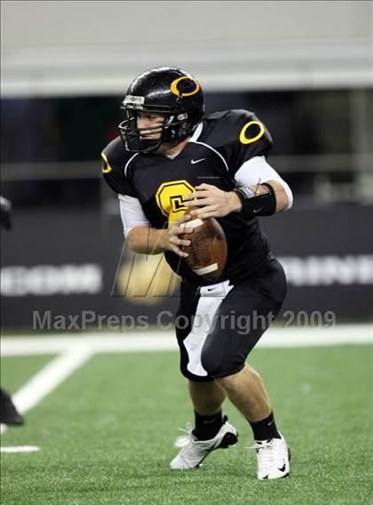 Thumbnail 2 in Klein Oak vs. Notre Dame (Kirk Herbstreit Varsity Football Series) photogallery.