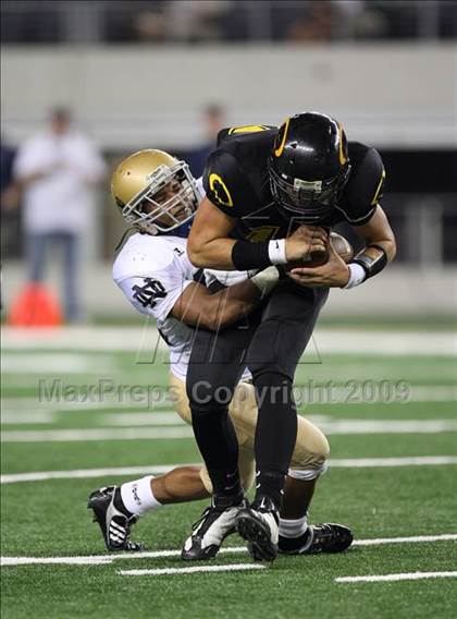 Thumbnail 2 in Klein Oak vs. Notre Dame (Kirk Herbstreit Varsity Football Series) photogallery.