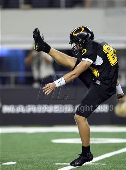Thumbnail 1 in Klein Oak vs. Notre Dame (Kirk Herbstreit Varsity Football Series) photogallery.