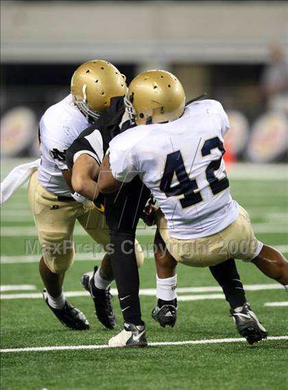 Thumbnail 3 in Klein Oak vs. Notre Dame (Kirk Herbstreit Varsity Football Series) photogallery.