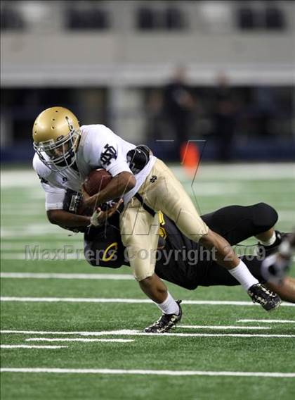 Thumbnail 1 in Klein Oak vs. Notre Dame (Kirk Herbstreit Varsity Football Series) photogallery.