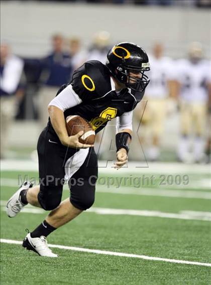 Thumbnail 3 in Klein Oak vs. Notre Dame (Kirk Herbstreit Varsity Football Series) photogallery.