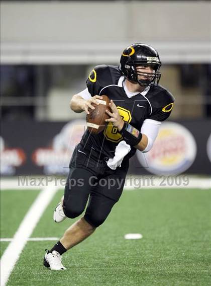 Thumbnail 2 in Klein Oak vs. Notre Dame (Kirk Herbstreit Varsity Football Series) photogallery.