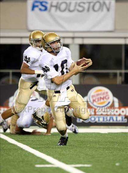 Thumbnail 3 in Klein Oak vs. Notre Dame (Kirk Herbstreit Varsity Football Series) photogallery.