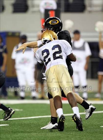 Thumbnail 2 in Klein Oak vs. Notre Dame (Kirk Herbstreit Varsity Football Series) photogallery.