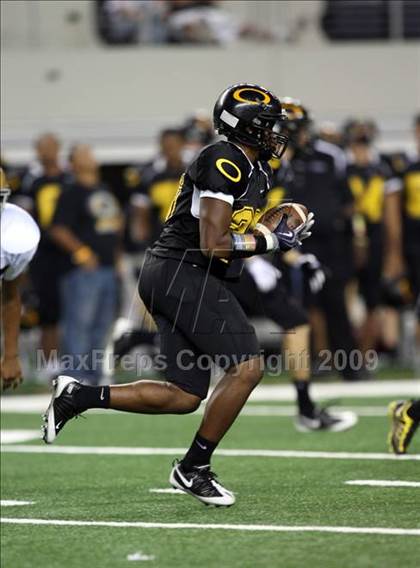Thumbnail 2 in Klein Oak vs. Notre Dame (Kirk Herbstreit Varsity Football Series) photogallery.