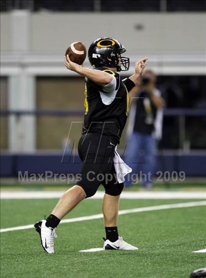 Thumbnail 1 in Klein Oak vs. Notre Dame (Kirk Herbstreit Varsity Football Series) photogallery.