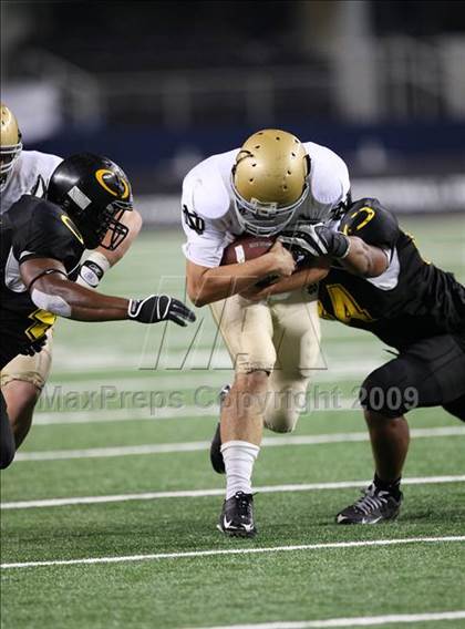 Thumbnail 1 in Klein Oak vs. Notre Dame (Kirk Herbstreit Varsity Football Series) photogallery.