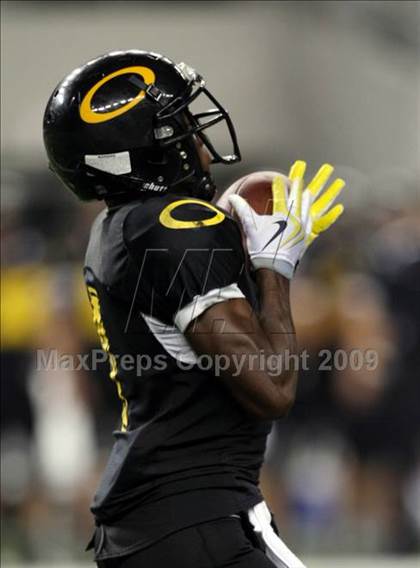 Thumbnail 1 in Klein Oak vs. Notre Dame (Kirk Herbstreit Varsity Football Series) photogallery.