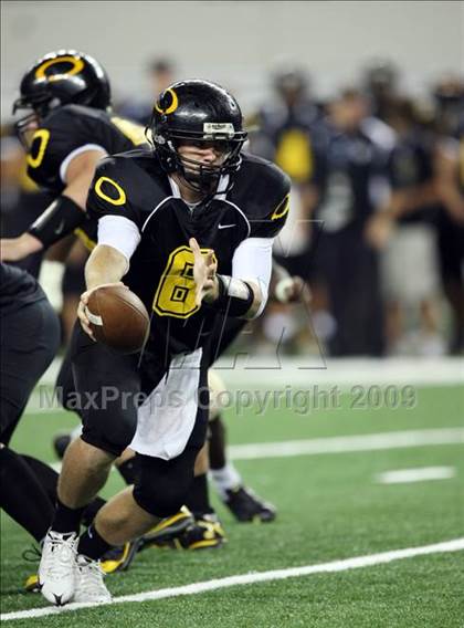 Thumbnail 3 in Klein Oak vs. Notre Dame (Kirk Herbstreit Varsity Football Series) photogallery.