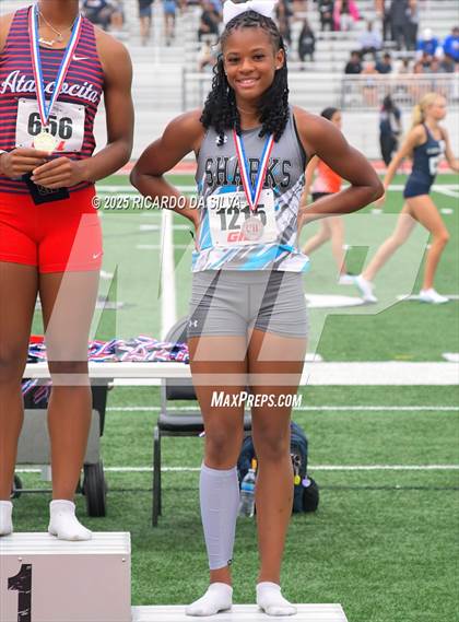Thumbnail 3 in UIL 6A Track Region III Final (Medal Ceremony) photogallery.