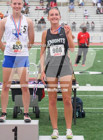 Thumbnail 3 in UIL 6A Track Region III Final (Medal Ceremony) photogallery.