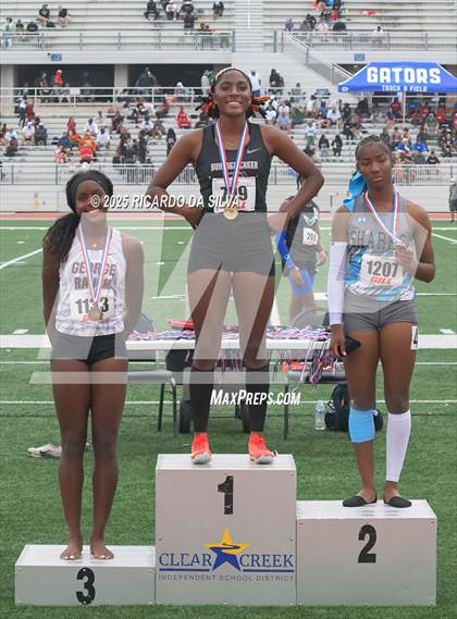 Thumbnail 2 in UIL 6A Track Region III Final (Medal Ceremony) photogallery.