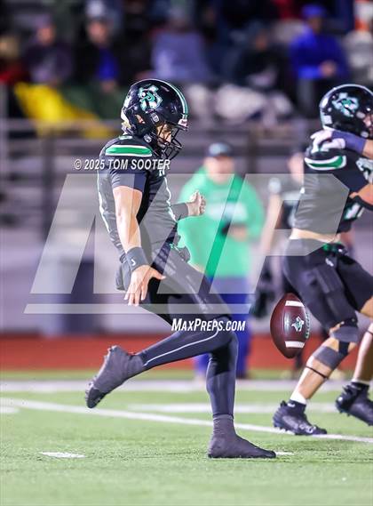 Thumbnail 1 in Paradise vs. Jim Ned (UIL Football 3A D1 Regional) photogallery.