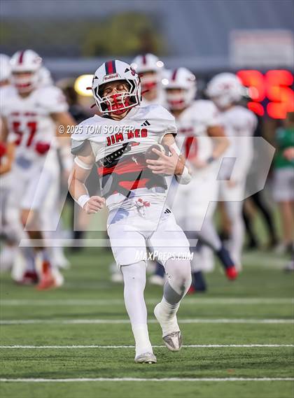 Thumbnail 3 in Paradise vs. Jim Ned (UIL Football 3A D1 Regional) photogallery.