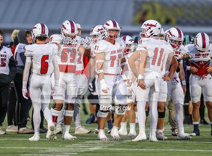 Thumbnail 2 in Paradise vs. Jim Ned (UIL Football 3A D1 Regional) photogallery.