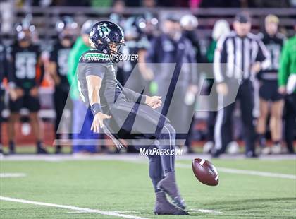 Thumbnail 2 in Paradise vs. Jim Ned (UIL Football 3A D1 Regional) photogallery.