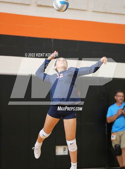 Thumbnail 2 in Utica Eisenhower @ Sterling Heights Stevenson photogallery.
