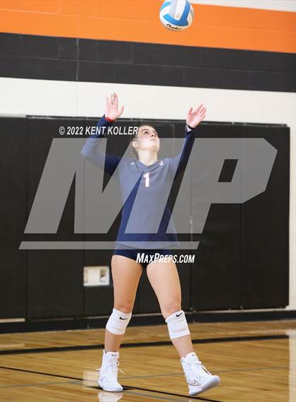 Thumbnail 1 in Utica Eisenhower @ Sterling Heights Stevenson photogallery.