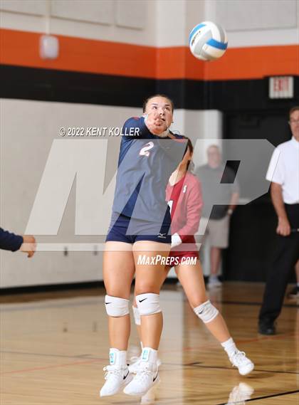 Thumbnail 1 in Utica Eisenhower @ Sterling Heights Stevenson photogallery.