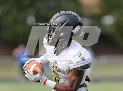 Thumbnail 1 in Paramus Catholic @ Bergen Catholic photogallery.