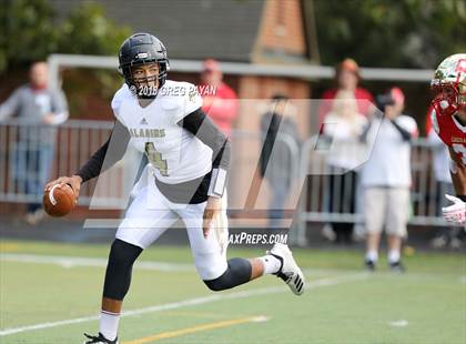 Thumbnail 3 in Paramus Catholic @ Bergen Catholic photogallery.