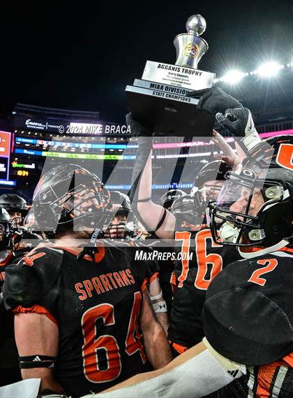 Thumbnail 2 in Mashpee vs Uxbridge (MIAA Division 7 Final) photogallery.