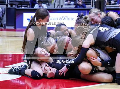 Thumbnail 1 in Goliad vs. Bushland (UIL 3A Volleyball Division I Final) photogallery.
