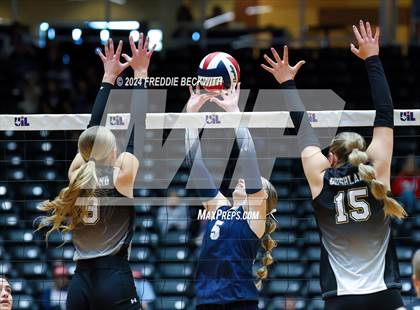 Thumbnail 3 in Goliad vs. Bushland (UIL 3A Volleyball Division I Final) photogallery.