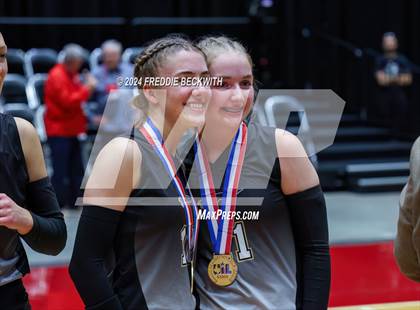 Thumbnail 3 in Goliad vs. Bushland (UIL 3A Volleyball Division I Final) photogallery.