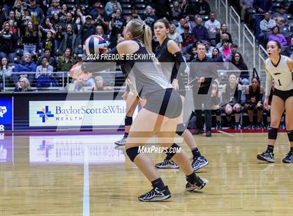 Thumbnail 3 in Goliad vs. Bushland (UIL 3A Volleyball Division I Final) photogallery.