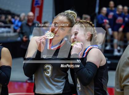 Thumbnail 1 in Goliad vs. Bushland (UIL 3A Volleyball Division I Final) photogallery.