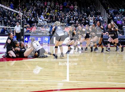 Thumbnail 3 in Goliad vs. Bushland (UIL 3A Volleyball Division I Final) photogallery.