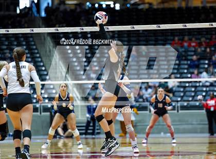 Thumbnail 2 in Goliad vs. Bushland (UIL 3A Volleyball Division I Final) photogallery.